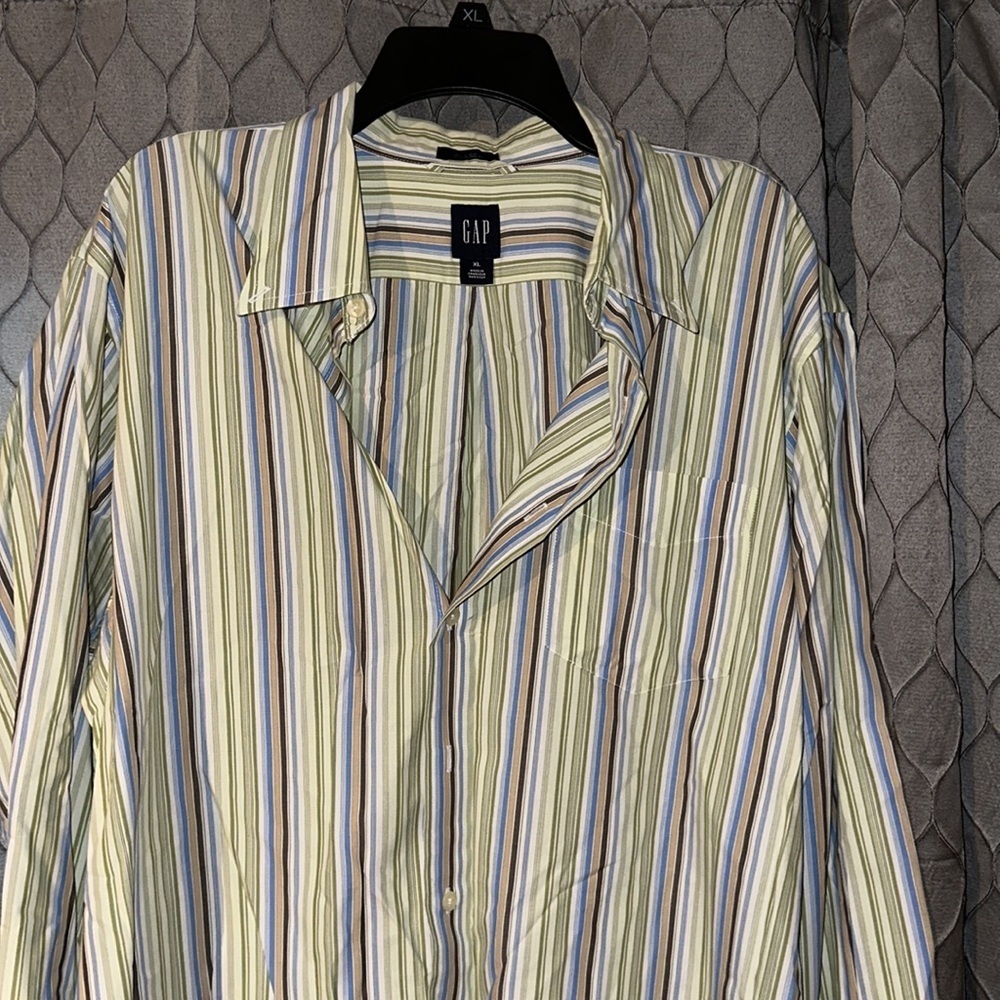 Men’s button down - Picture 2 of 4